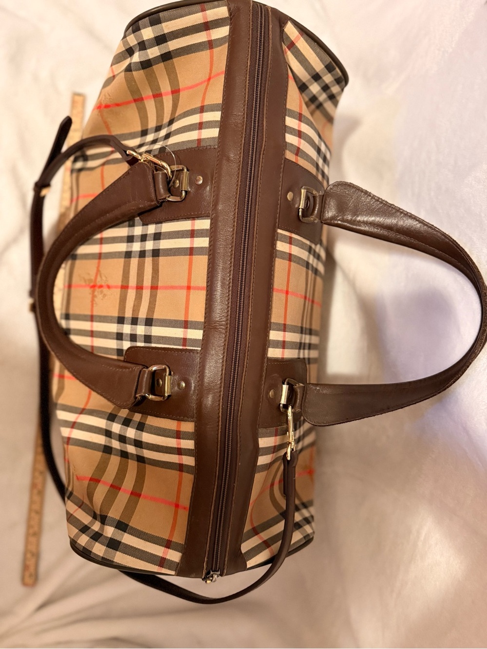 Burberry Boston Travel Bag With Removable Adjustable Strap And Lock And Key - Picture 4 of 16